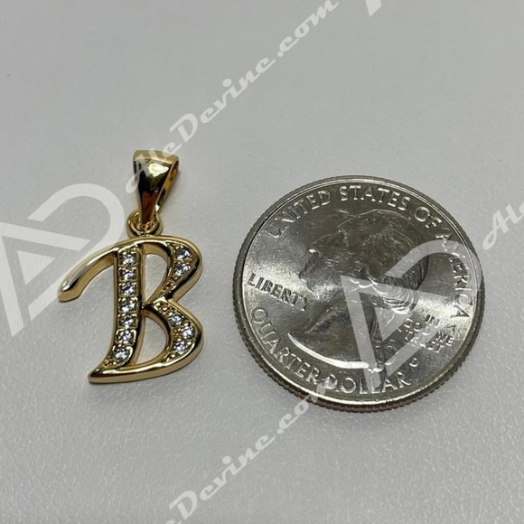 B Initial Pendant (gold plated) - Picture 5 of 9